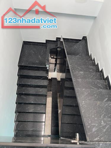 Bán Nhà 5 Tầng Gần Nhà Máy Bia,P.Yết Kiêu. DT:80m2,Oto Đỗ Cửa Kinh Doanh !!! - 5