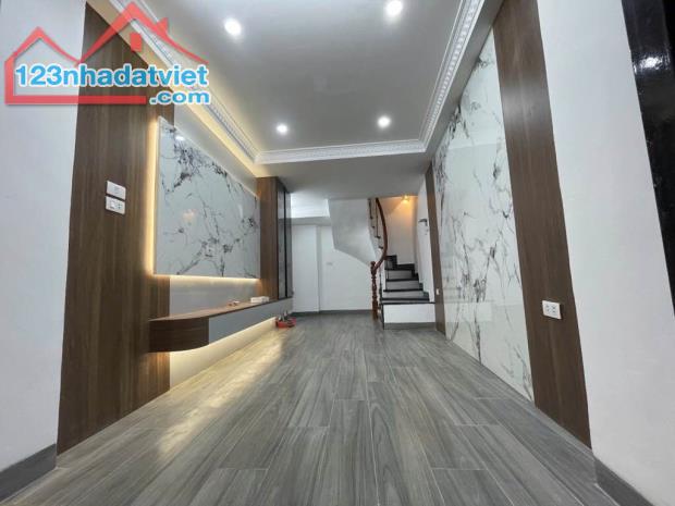 Nhà Hoa Lư - ngõ thông - 19m2, hơn 4 tỷ