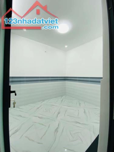 NHÀ ĐẸP Ở NGAY - 48M2 (4x12) - SHR,GẦN CHỢ PHÚ XUÂN NHỈNH 3 TỶ - 4