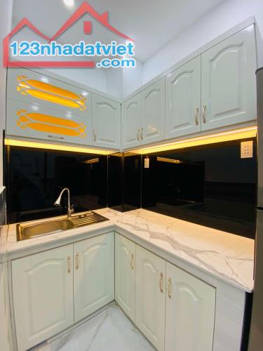 NHÀ ĐẸP Ở NGAY - 48M2 (4x12) - SHR,GẦN CHỢ PHÚ XUÂN NHỈNH 3 TỶ - 5