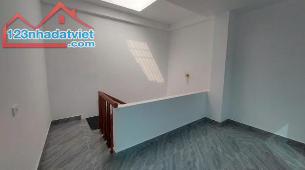 NHÀ 5 TẦNG MỚI  Ô TÔ ĐỔ CỔNG CHỦ THIỆN CHÍ BÁN- ĐỊNH CÔNG THƯỢNG HOÀNG MAI 40M2 CHỈ 6.4 TỶ - 2