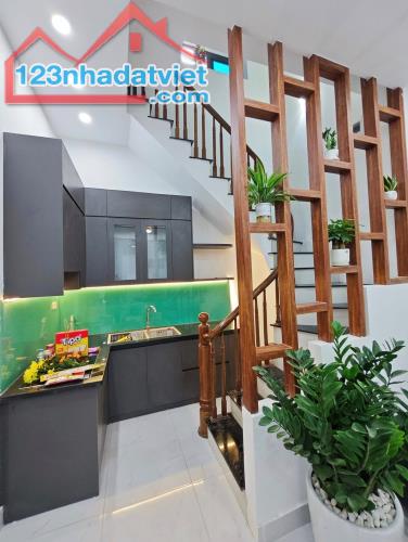 NHÀ 5 TẦNG MỚI  Ô TÔ ĐỔ CỔNG CHỦ THIỆN CHÍ BÁN- ĐỊNH CÔNG THƯỢNG HOÀNG MAI 40M2 CHỈ 6.4 TỶ - 4