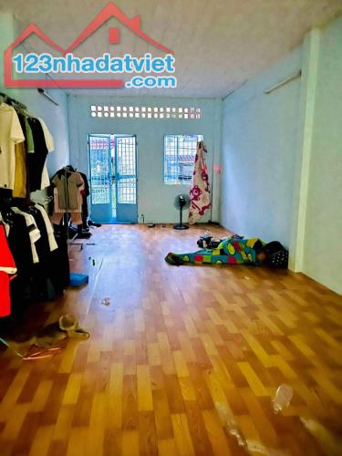 Chuyển về quê sinh sống, bán gấp nhà 2 tầng BTCT hẻm xe hơi Trần Văn Quang, khu KD, 4.x tỷ - 2