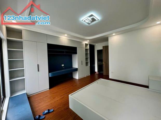 SIÊU PHẨM NHÀ MỚI PHỐ BÁT KHỐI LONG BIÊN - Ở NGAY - FULL NỘI THẤT - Ô TÔ ĐỖ CỔNG - 3