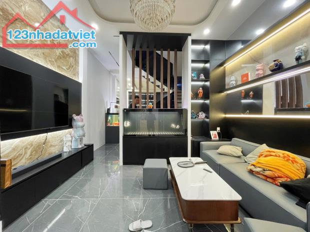 **Bán nhà phường 8, Tân Bình; đường Lạc Long Quân; 4x17 - nhà 4 tầng - 2