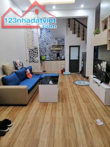 Bán nhà mặt tiền rộng 4,5m Mỗ Lao, giá 6.5 tỷ