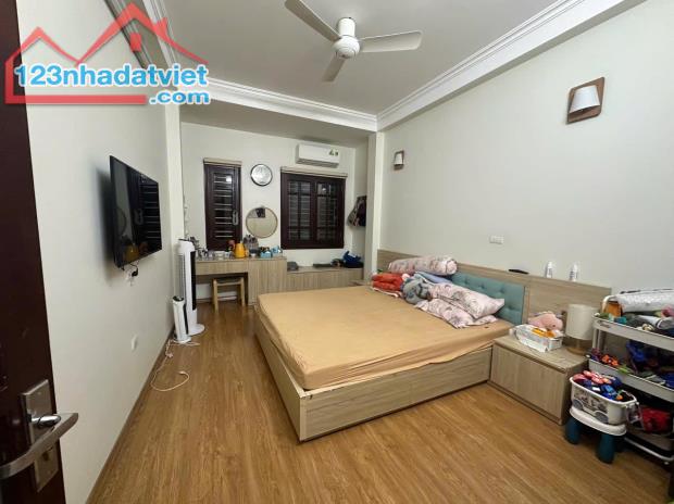Bán Nhà Minh Khai 43m2, 4 Tầng. Ngõ Thông. Oto Vào Nhà 8.4 Tỷ - 1