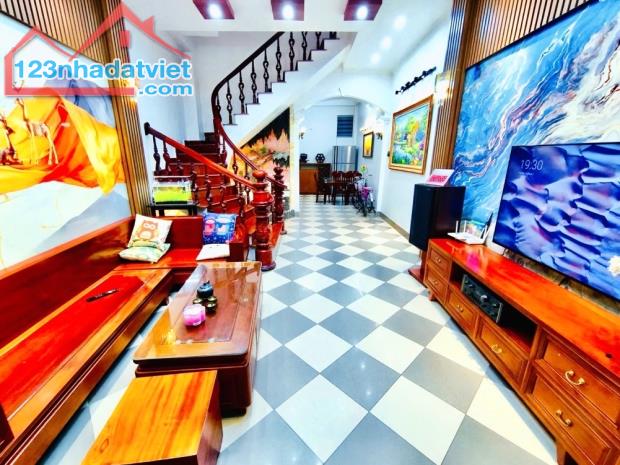 Nhà đẹp Lê Đức Thọ 62m2, 5T kd, ô tô, full nt, sổ vuông đẹp 12 tỷ hơn.