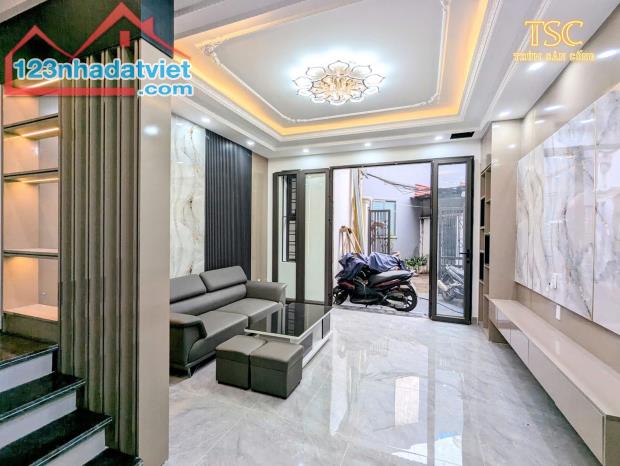 Bán nhà Miếu Hai Xã ,Hồ Sen, Dư Hang Kênh. 3,35 tỷ, 4 tầng,45m. - 1