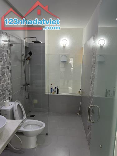 ** Bán nhà ** hẻm Huỳnh Văn Bánh, HXH P13, Phú Nhuận, 136,7m2 - 2