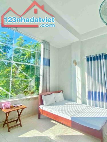 NHÀ NGHỈ MẶT TIỀN NHƠN HÒA 10 - 100M2 - 3 TẦNG - 11 PHÒNG - DT: 40 TRIỆU/THÁNG - 4.85 TỶ - 1