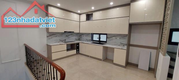 Bán nhà lô góc gần ngã tư Văn Phú, FLC Tower, 55m2 5 tầng thang máy, ô tô để trong nhà - 2