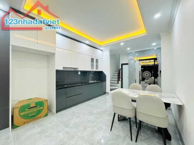 BÁN NHÀ ĐẸP PHÁO ĐÀI LÁNG DT 42M² 5T MT 4,3M ÔTÔ TRÁNH - NGÕ 3 GÁC - TIỆN ÍCH BẠT NGÀN CHỈ - 1