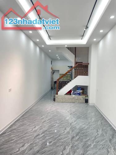 BÁN NHÀ ĐẸP PHÁO ĐÀI LÁNG DT 42M² 5T MT 4,3M ÔTÔ TRÁNH - NGÕ 3 GÁC - TIỆN ÍCH BẠT NGÀN CHỈ - 3