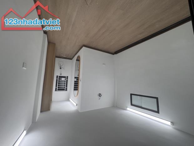 Nhà Đẹp Lô Góc Trung Tâm Đống Đa - 2 Ngủ 2 WC, Ô Tô Đỗ Gần - 2