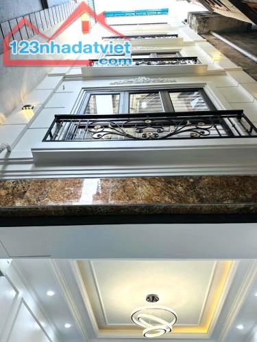 Tòa nhà dịch vụ tại Đông Ngạc, 8,5 tỷ, 43m2, 11PN, 7 tầng, thang máy, dòng tiền cực tốt. - 2