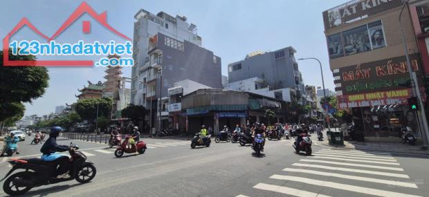 Bán nhà 2 mặt tiền đường 41, Quận 4