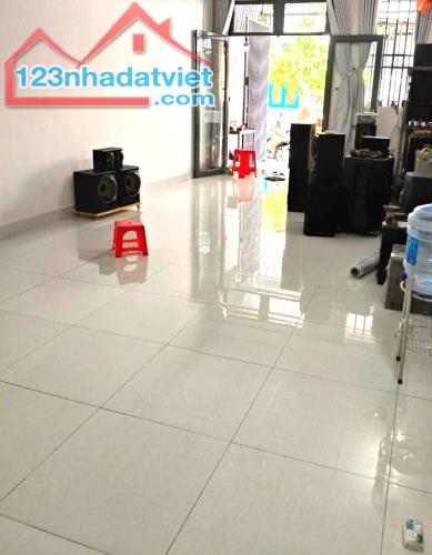 Nhà Mặt tiền đường xe tải, 72,2m2, P. Linh Xuân, chỉ 4 tỷ 3, sổ riêng - 2