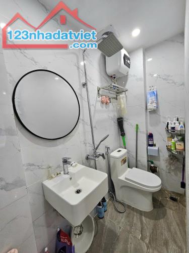 CẦN BÁN CHUNG CƯ MINI PHỐ XÃ ĐÀN - 11 PHÒNG - DOANH THU 60TR - CHÀO GIÁ 13.9 TỶ CÓ TL. - 2