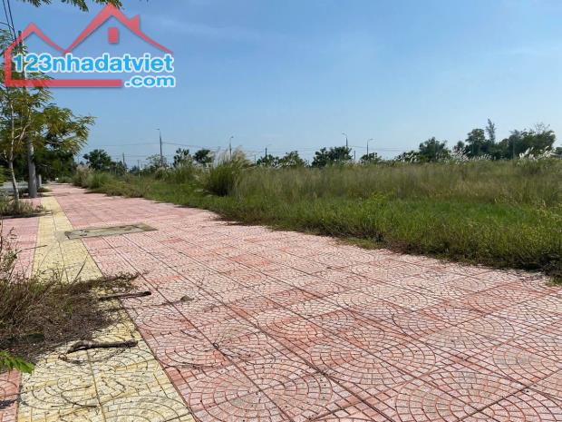 Bán Đất Nền Gần Công Viên-Không Gian Sống Tươi Mát-Diện tích 126m2-Giá 1,X Tỷ -Hỗ Trợ Vay - 3