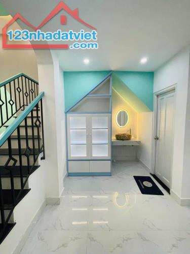 Cho thuê nhà 3 tầng đường Hàn Mạc Tử . Full nội thất . 18tr/tháng - 5