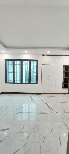 Bán nhà ngay ngã tư Vạn Phúc cực đẹp ngõ thông , oto đỗ cách nhà 10m. 38m2*5T giá chỉ 6.9 - 3