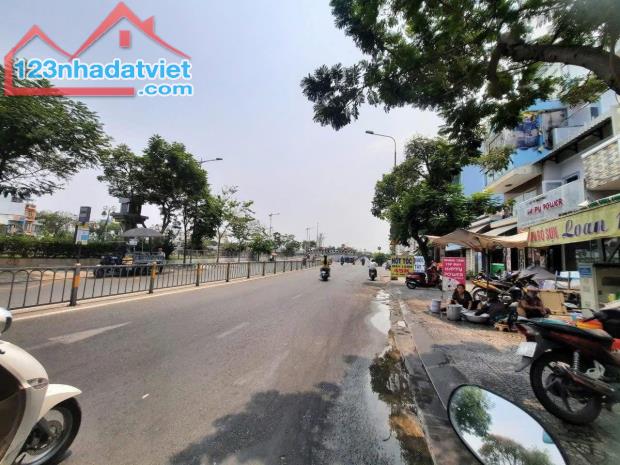 Bán nhà mặt tiền Nguyễn Văn Luông, quận 6, 12.7 tỷ, 4.2x15m, 3 tấm - 1