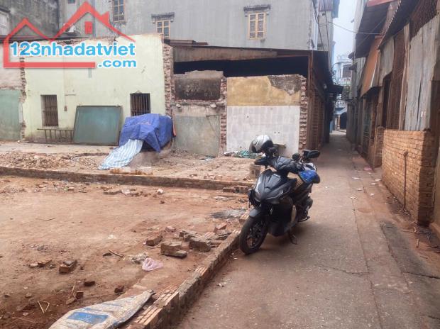 Nhanh tay thì còn chậm tay là mất - 3