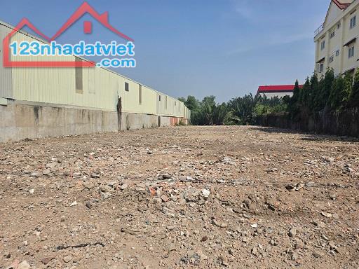 Cho thuê đất diện tích lớn 1800m2 tại Bưng Ông Thoàn, P Tăng Nhơn Phú B, Quận 9, TP HCM