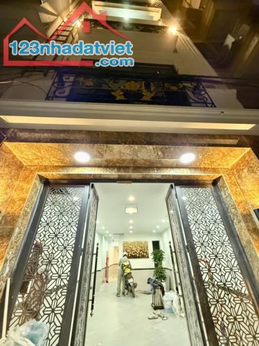Bán nhà Quan Hoa, Cầu Giấy. 65mx6; MT 4m; 14PKK; Giá 17.7 tỷ   SIÊU PHẨM - NHÀ DÒNG TIỀN