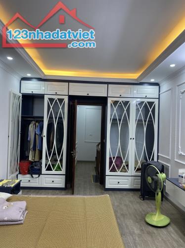 Bán nhà Kim Giang, Hoàng Mai. 60m2 x 5 Tầng. MT 5m. GẦN PHỐ. Ô TÔ. KINH DOANH. 9 TỶ - 2