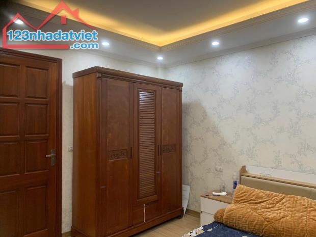 Bán nhà đẹp Bùi Xương Trạch, 1 bước ra Ô tô, 40M2 *4T, MT4.3m giá 7.9 tỷ. Sổ vuông - 2