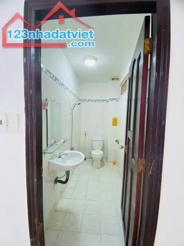 Nhà Trường Chinh ngay Bảy Hiển, ô tô đậu cửa, 5.6 tỷ - 5