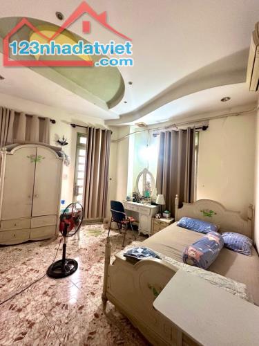 Mai Xuân Thưởng 74 6tầng 4.1 X18 18 tỷ Phường 1 Quận 6  -Diện tích ngang 4.1m dài 18 - 2