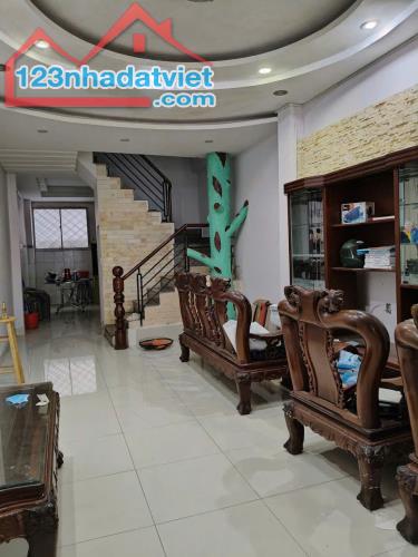 NGAY ĐẠI HỌC HUTECH - HẺM Ô TÔ 8M THÔNG CÓ VỈA HÈ - 62M2 KHÔNG LỘ GIỚI - CHỈ 11.5 TỶ