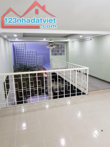 Mặt tiền Quang Trung P.14 GV, 127m2 4 tầng - 2