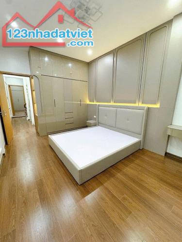 BÁN NHÀ PHỐ TỨ LIÊN, TÂY HỒ, 1 NHÀ RA MẶT PHỐ, THANG MÁY, DT 80M2* 5 TẦNG* GIÁ 18 TỶ - 4