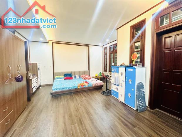 ĐẲNG CẤP NHÀ ĐẸP - MẶT TIỀN SIÊU RỘNG - LÔ GÓC 2 MẶT NGÕ Ô TÔ TRÁNH, DỪNG ĐỖ NGÀY ĐÊM - GA - 2