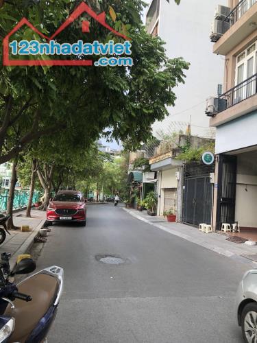 ĐẲNG CẤP NHÀ ĐẸP - MẶT TIỀN SIÊU RỘNG - LÔ GÓC 2 MẶT NGÕ Ô TÔ TRÁNH, DỪNG ĐỖ NGÀY ĐÊM - GA - 3