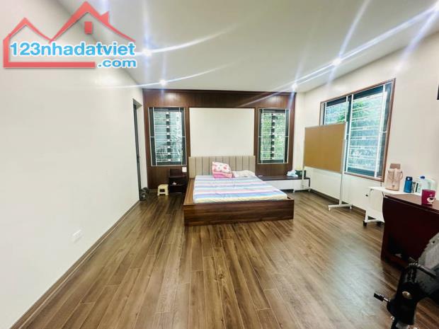 ĐẲNG CẤP NHÀ ĐẸP - MẶT TIỀN SIÊU RỘNG - LÔ GÓC 2 MẶT NGÕ Ô TÔ TRÁNH, DỪNG ĐỖ NGÀY ĐÊM - GA - 4