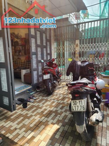 Hàng hiếm nhà gần mặt tiền Lê Thị Lơ Hóc Môn, DT40m2, giá chỉ 2.2 tỷ(TL)