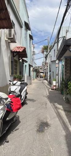BÁN NHÀ 2 TẦNG - GẦN NGUYỄN VĂN QÚA - ĐÔNG HƯNG THUẬN- 4.8x8 - HẺM VF3 THÔNG - NHỈNH 3 TỶ - 2