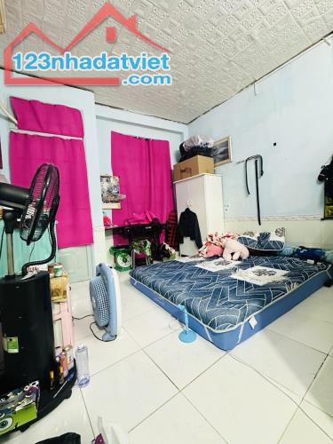 Bán nhà hẻm rộng Lê Đại Hành,P.11,Q.11,dt: 3,5 x 9 nhà xây 2 lầu 3 Tỷ 5.