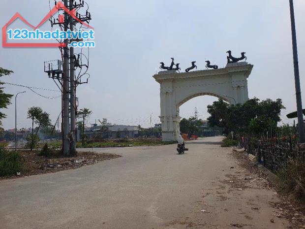 Đất 3 mặt tiền ô tô đỗ cửa chỉ hơn 40tr/m2 Từ Sơn - Bắc Ninh