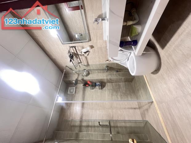 Mặt ngõ Hoàng Quốc Việt, Ô Tô, Kinh doanh, Gần phố, Giá Đầu tư, 53m*3T - 2
