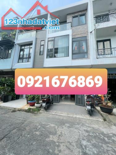 🏡🏡🏡HẺM Ô TÔ NGỦ TRONG NHÀ - TRẦN THÁI TÔNG. KHU VIP NHẤT P15 - AN NINH TỐT .. 3 TẦNG... - 1