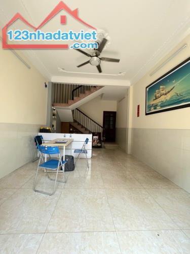 🏡🏡🏡HẺM Ô TÔ NGỦ TRONG NHÀ - TRẦN THÁI TÔNG. KHU VIP NHẤT P15 - AN NINH TỐT .. 3 TẦNG... - 2