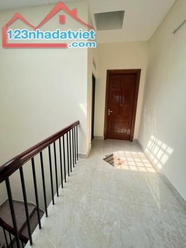 🏡🏡🏡HẺM Ô TÔ NGỦ TRONG NHÀ - TRẦN THÁI TÔNG. KHU VIP NHẤT P15 - AN NINH TỐT .. 3 TẦNG... - 4