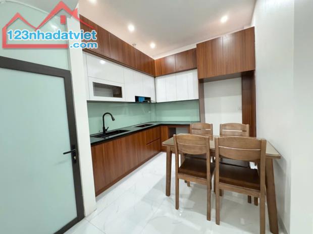 Bán nhà Phan Huy Chú 30/33m2 5 tầng ,gần Bưu Điện Hà Đông,ô tô đỗ 10m ,giá 6,2 tỷ