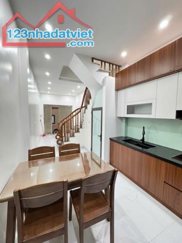 Bán nhà Phan Huy Chú 30/33m2 5 tầng ,gần Bưu Điện Hà Đông,ô tô đỗ 10m ,giá 6,2 tỷ - 1